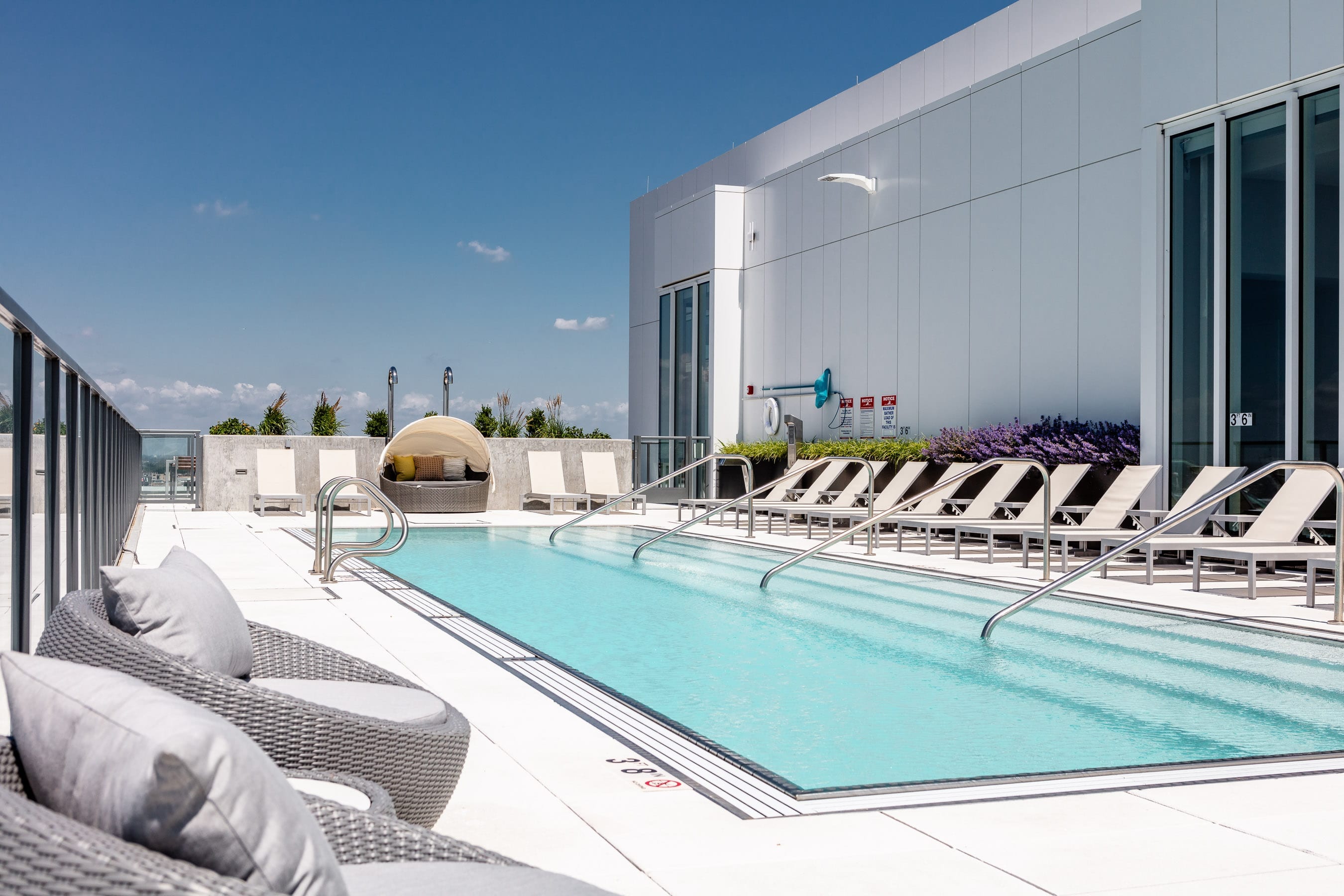 Lincoln Common Apartments Luxury Apartments Chicago Luxury Living